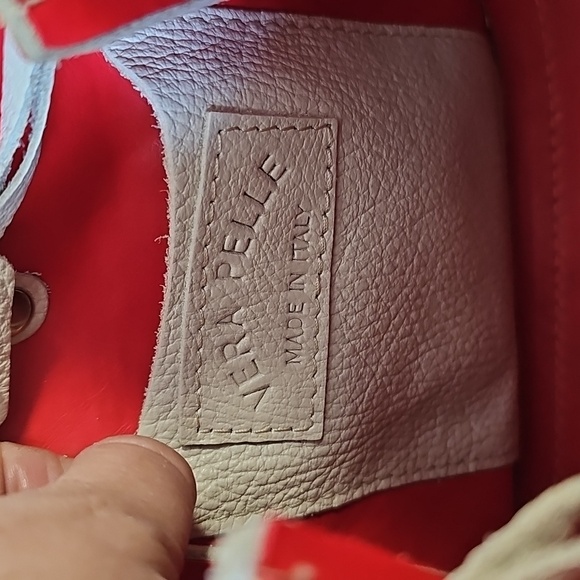 VERA PELLE LEATHER BUCKET BAG - Picture 10 of 16